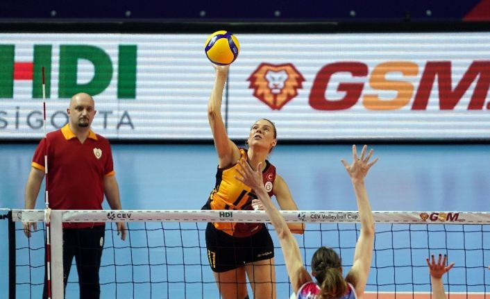 Galatasaray, Kadınlar CEV Kupası Finali rövanşında İtalyan ekibi Saugella Monza’ya iki set verdi ve kupada ikinci oldu.