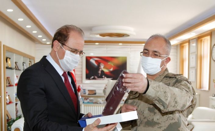Giresun Bölge Jandarma Komutanı Tuğgeneral Erhan Demir’den Rektör Coşkun’a ziyaret