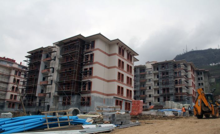 Giresun’un Dereli ilçesinde selden zarar gören afetzedeler için konut yapım çalışmalarında sona gelindi