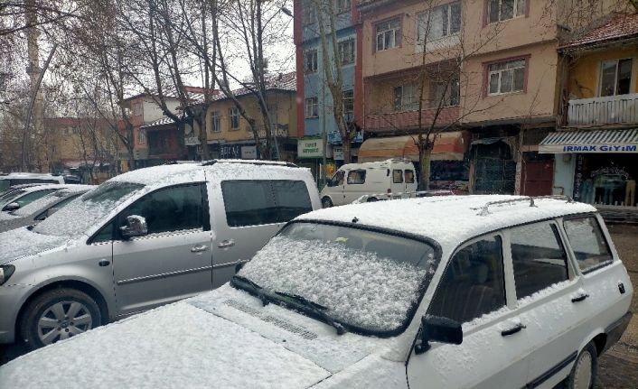 Gölbaşı’nda kar yağışı başladı