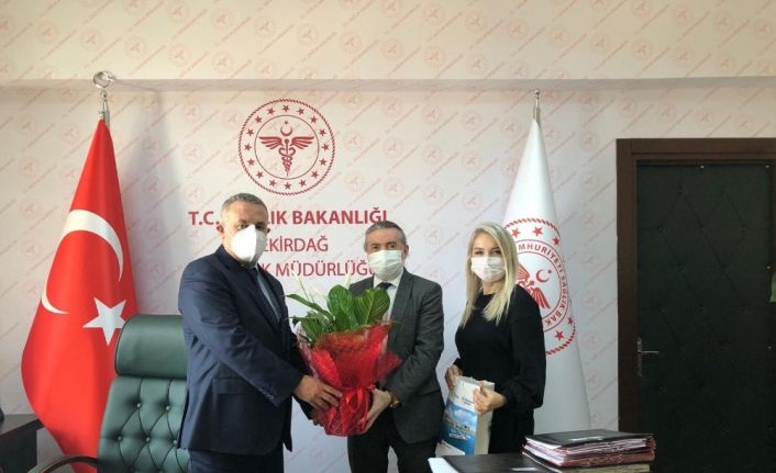 Gönül Elçileri sağlıkçıların bayramını kutladı