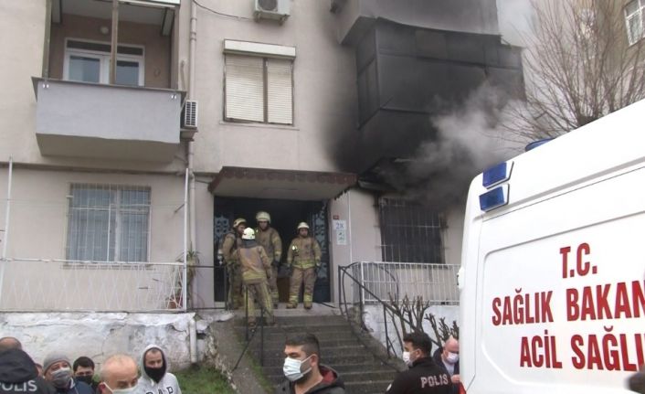 Güngören’de bir dairede yangın çıktı, mahsur kalan 1 kişi kurtarıldı
