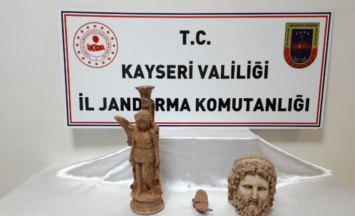 Heykelleri 100 bin dolara satarken yakalandı