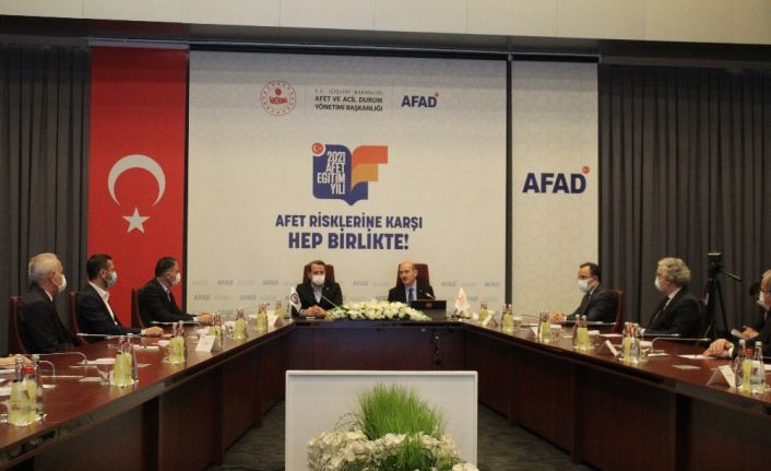 İçişleri Bakanı Süleyman Soylu: "Deprem sonrası enkaz altında nerede olduğunuz belirlenebilecek"