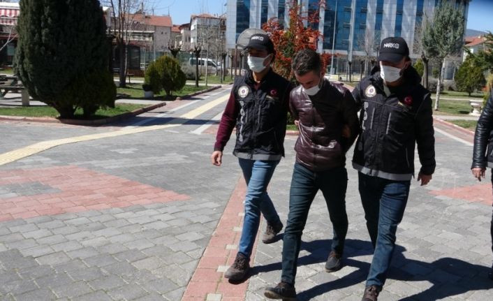 Isparta’da valiz ve sırt çantasına gizlenmiş 15 kilo 272 gram esrar ele geçirildi