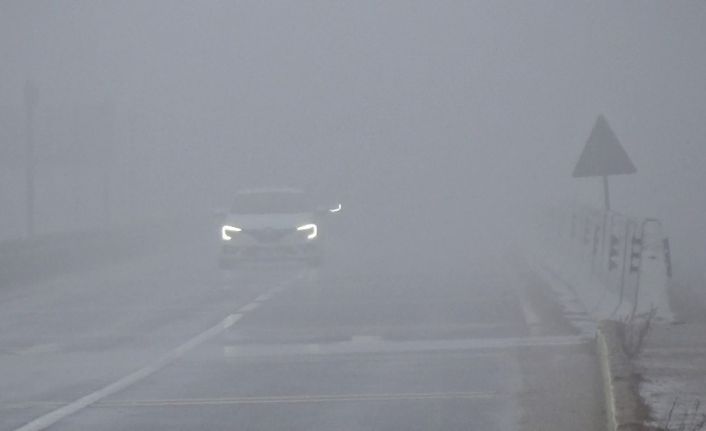 Kar ve sisin etkili oldu Bolu Dağı’nda görüş mesafesi 20 metreye düştü