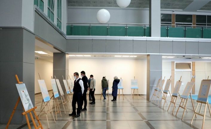 Kayseri Üniversitesi’nde ’Arşiv Belgelerinde İstiklal Marşı ve Mehmet Akif Ersoy’ Konulu Sergi Açıldı