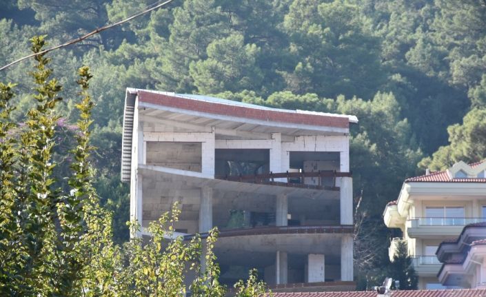 Kenan Evren’in metrekaresine 35 lira ödeyerek aldığı arsayı ve inşaatı kimse satın almıyor