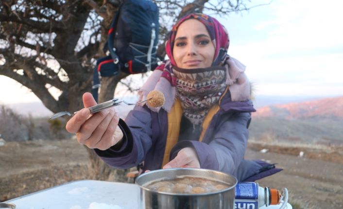 Koyunun böbrek yağıyla yapılan enerji deposu Tonus köftesi lezzetiyle damak çatlatıyor