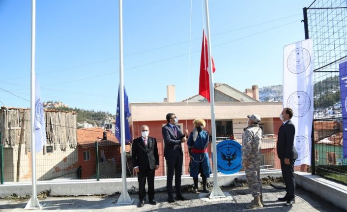 Kütahya Germiyan Ata Sporları Merkezi’nde ’Bayrak göndere çekme’ töreni