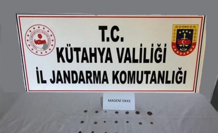 Kütahya’da Bizans dönemine ait 21 adet tarihi bronz sikke ele geçirildi