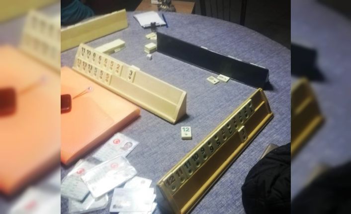Kütahya’da okey oynayan 15 kişiye 47 bin 250 lira para cezası