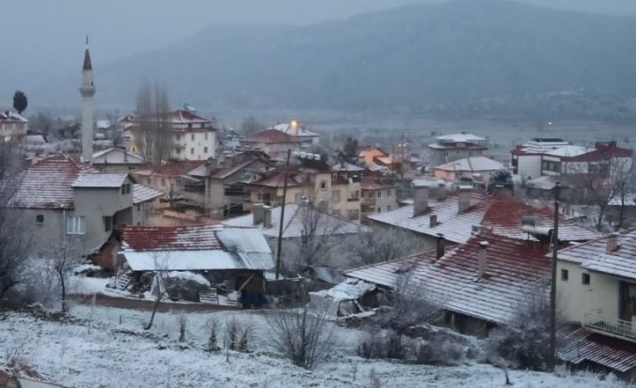 Mart karı Çameli’yi beyaze bürüdü