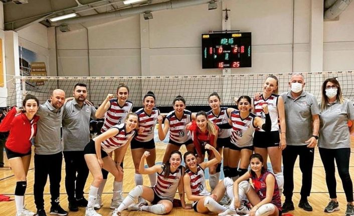 Mersin Büyükşehir Belediyesi GSK Kadın Voleybol Takımı, Play-Off’a hazırlanıyor