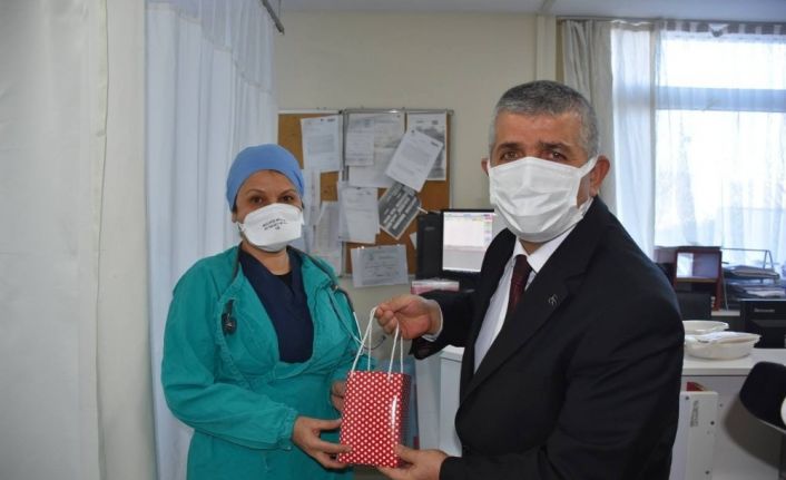 MHP’den sağlıkçılara teşekkür ziyareti