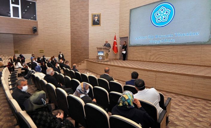 NEÜ’de 14 Mart Tıp Bayramı kutlandı