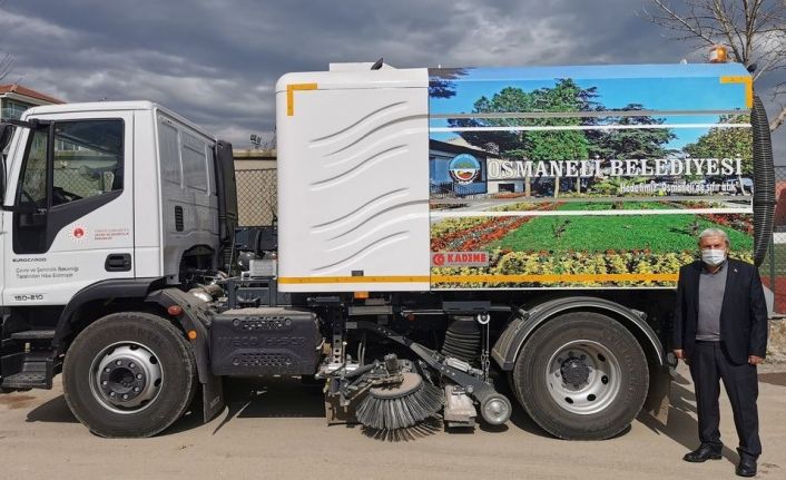 Osmaneli Belediyesine hibe yol süpürme aracı