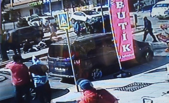 (Özel)- Ataşehir’de sipariş yetiştirmek isteyen motokurye, genç kadını canından ediyordu