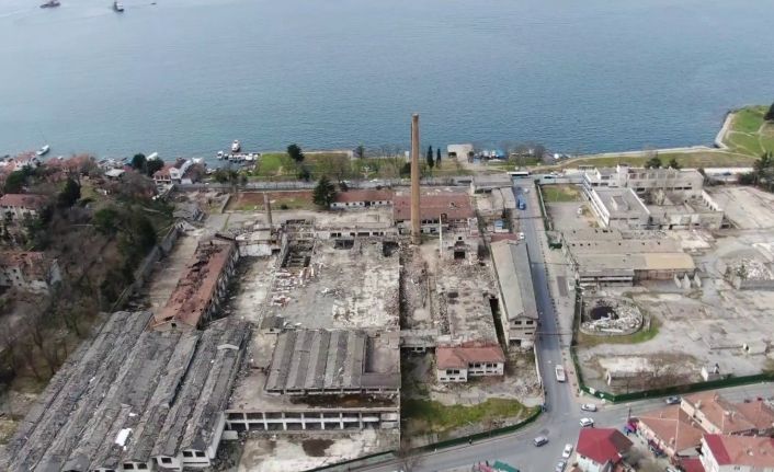 (Özel) Beykoz’un sembolik değerlerinden Paşabahçe cam fabrikasının son hali havadan görüntülendi