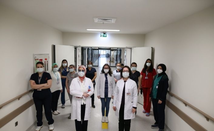 (Özel) Bursa Şehir Hastanesi’nin Yanık Merkezi kadın sağlıkçılara emanet