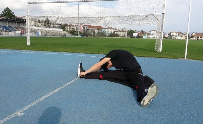 (Özel haber) Türkiye şampiyonu olan 16 yaşındaki atletin hedefi Avrupa şampiyonu olmak