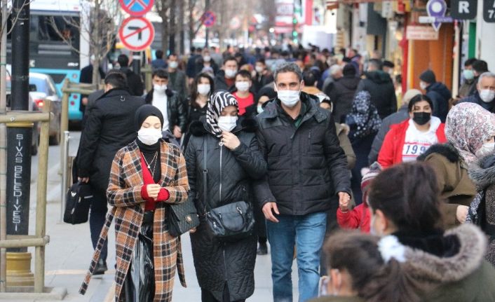 Pandemi kurallarına uymayan 43 kişiye 38 bin 700 lira ceza