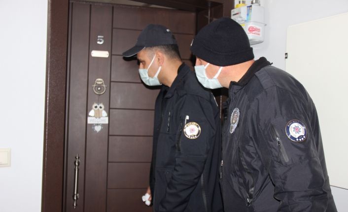 Polisten alzheimer hastasına: "Aç mısın, karnın tok mu"