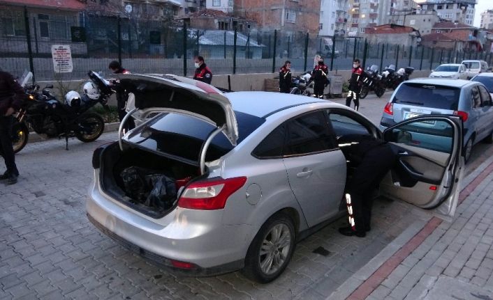 Polisten kaçan araç sürücüsüne 7 bin 29 lira ceza yazıldı