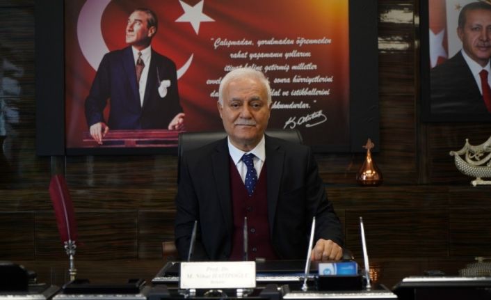 Rektar Nihat Hatipoğlu’ndan Berat Kandili kutlaması