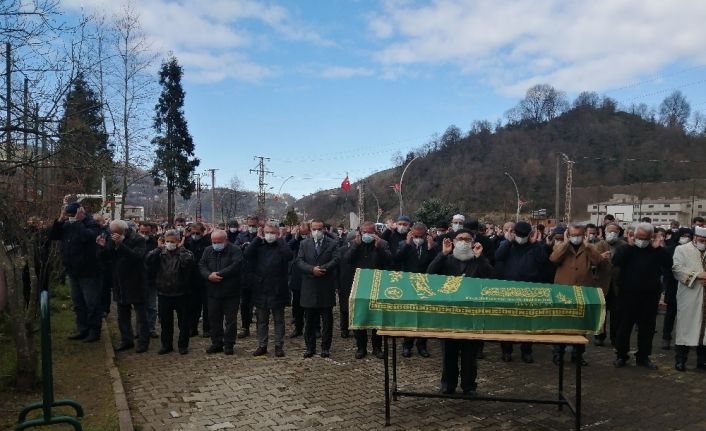 Rizeli hayırsever iş adamı Tahsin Usta, babası ve oğlu adına yaptırdığı okulda son yolculuğuna uğurlandı