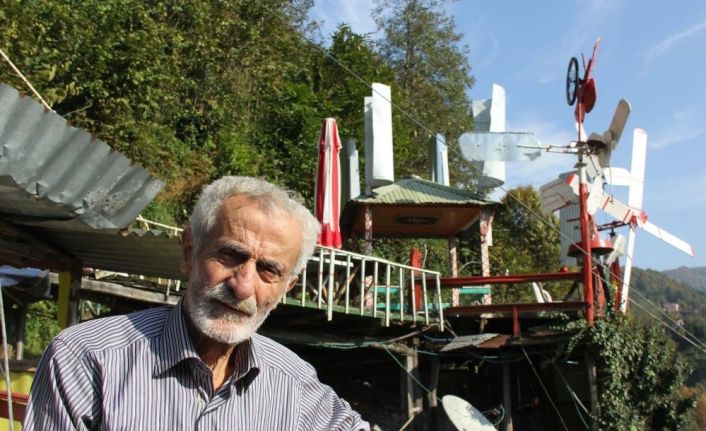 Rizeli mucit kendi icadı olan rüzgar hızı ile dönen evin altında toprağa verildi