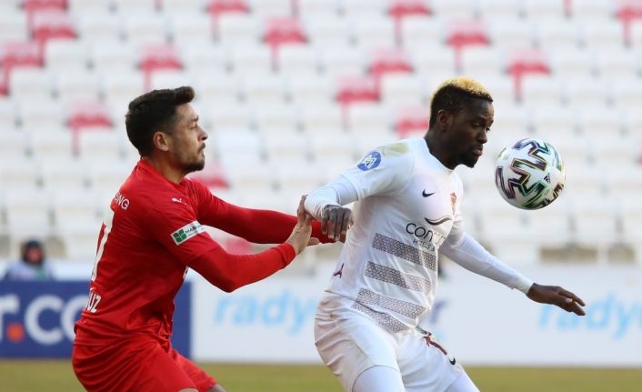 Süper Lig: DG Sivasspor: 0 - A.Hatayspor: 0 (İlk yarı)