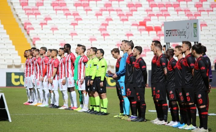 Süper Lig: DG Sivasspor: 0 - Fatih Karagümrük: 0 (Maç devam ediyor)