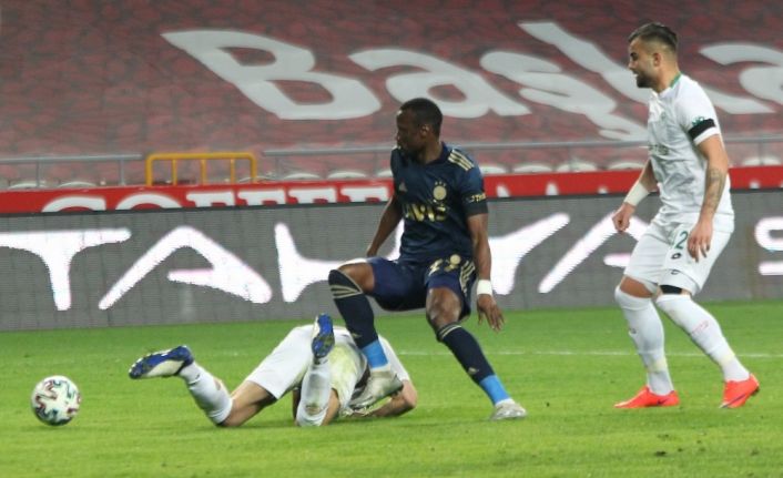 Süper Lig: Konyaspor: 0 - Fenerbahçe: 2 (Maç devam ediyor)