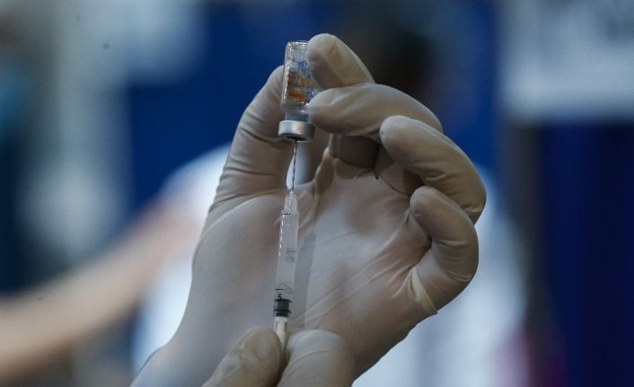 Tayland’da Sinovac’ın korona aşısını yaptıran sağlık çalışanı alerjik reaksiyon gösterdi