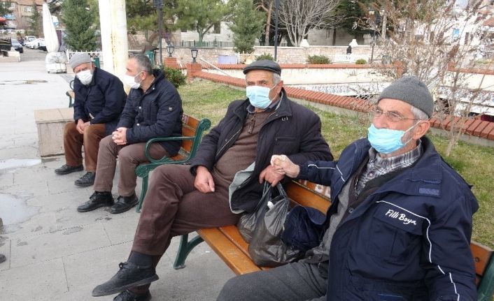 Tedbirler yetersiz kaldı, sokalar doldu taştı