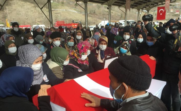 Teğmen Bulut son yolculuğuna uğurlandı