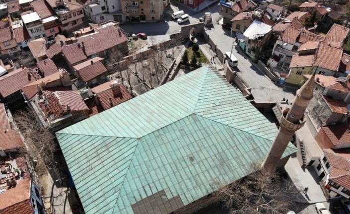 Türk ahşap oyma sanatı ve taş işçiliğinin ender örneklerinden biri de ‘Afyon Ulu Cami’