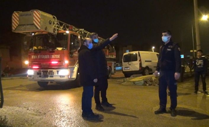 Unutkan vatandaş evine itfaiye merdiveni ile girdi