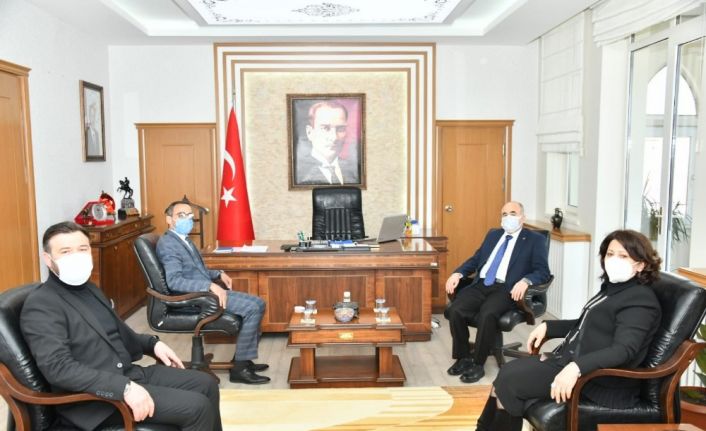 Vali Dağlı: "Eş-dost, akraba, hasta, taziye vb. ziyaretler bir süre daha ertelensin"