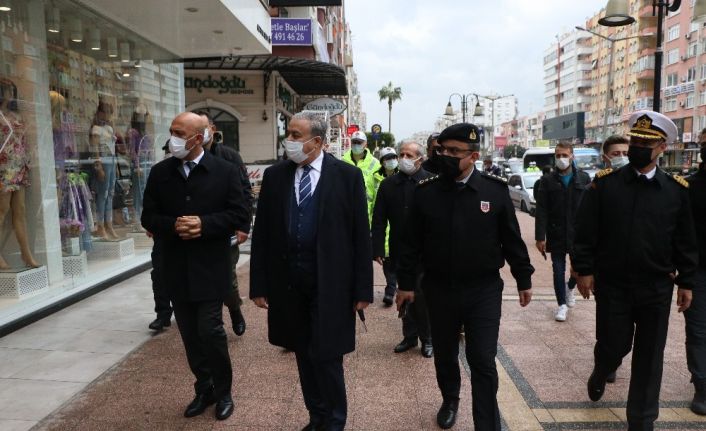 Vali Su: "İlimizde virüsün bulaşmasının en büyük kaynağı ev içi bulaşlardır"