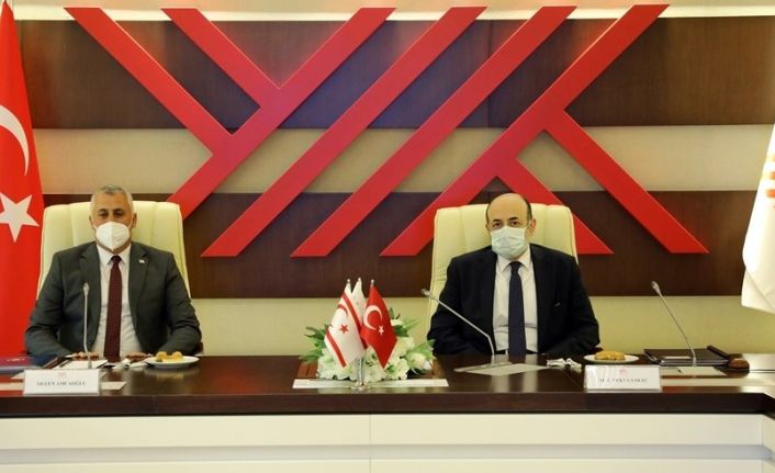 YÖK Başkanı Saraç, KKTC Milli Eğitim ve Kültür Bakanı Amcaoğlu’nu ağırladı