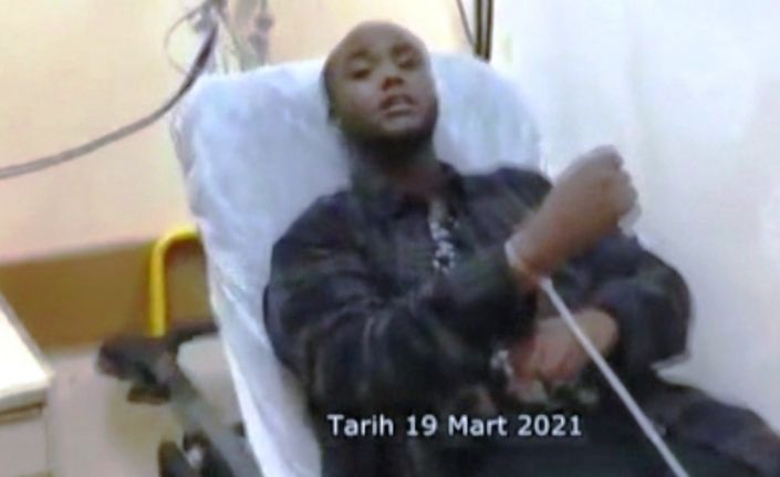 Yunanlılar tarafından elleri kelepçeli denize atılan sığınmacılardan kayıp olan şahıs aranıyor