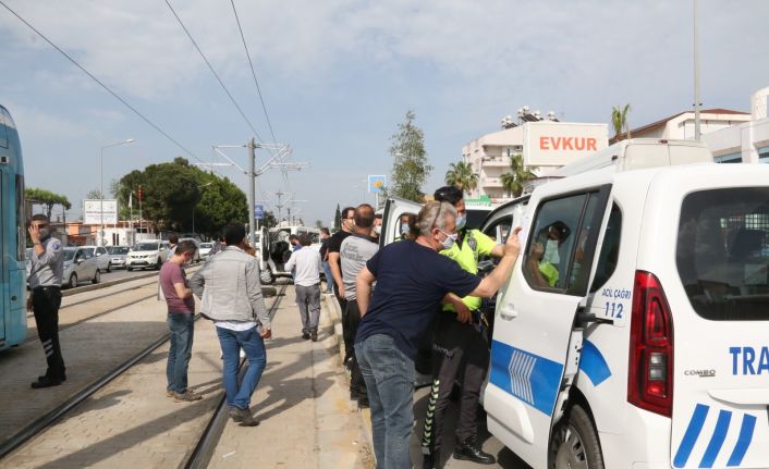 2 saat önce satın alınan kamyonet karşı şeride geçip iki aracı biçti: 2 yaralı
