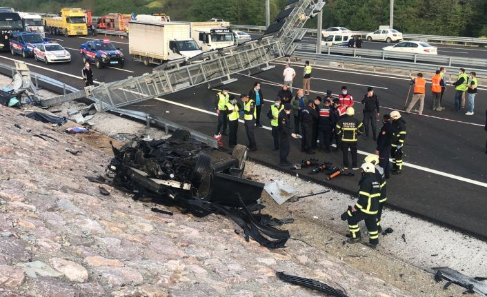 4 kişinin öldüğü kazada hurdaya dönen otomobilin şoförü izinliymiş