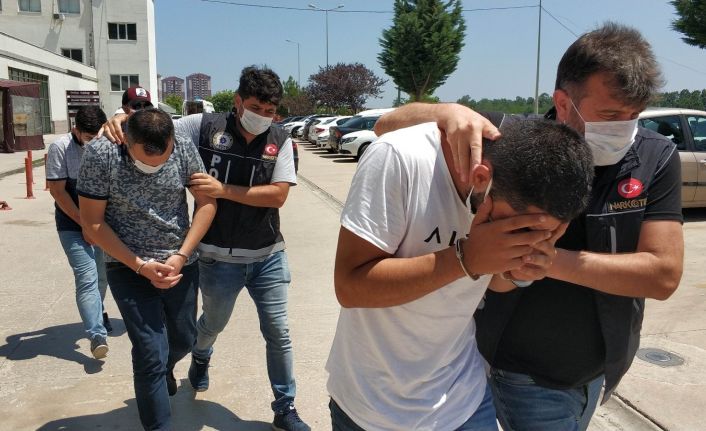 52 bin 920 uyuşturucu hapla yakalanan 3 kişiye 5’er yıl hapis