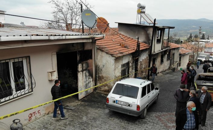 5 ev, 2 otomobilin küle döndüğü yangının boyutu gün ağarınca ortaya çıktı