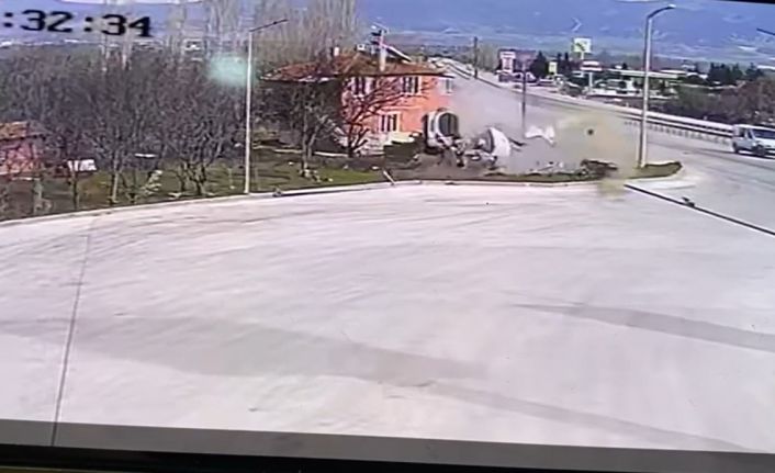 Acil tıp uzmanı genç doktor kazada hayatını kaybetti