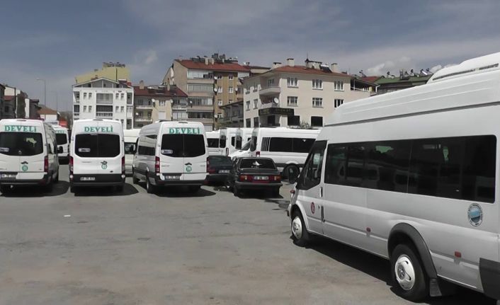 Başkan Güllü: "Minibüsçü esnafı olarak yolcu sayısının yarı yarıya düşmesi ile zor durumdayız"