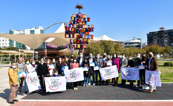 Başkan Gümrükçü, AIESEC’li gençlere evini açan ailelerle buluştu